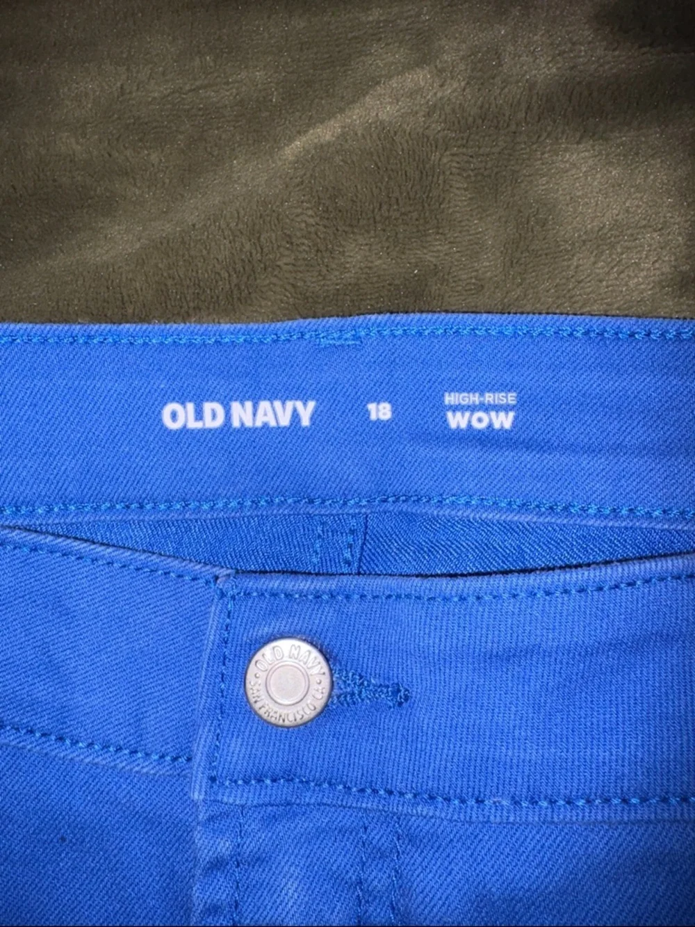 Old Navy Bright Blue Women’s Shorts - Picture 3 of 7